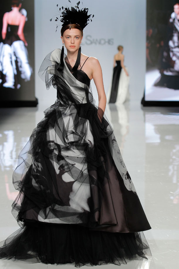 ilovebrides.pt Isabel Sanchis 2018 Barcelona Bridal Fashion Week 2017